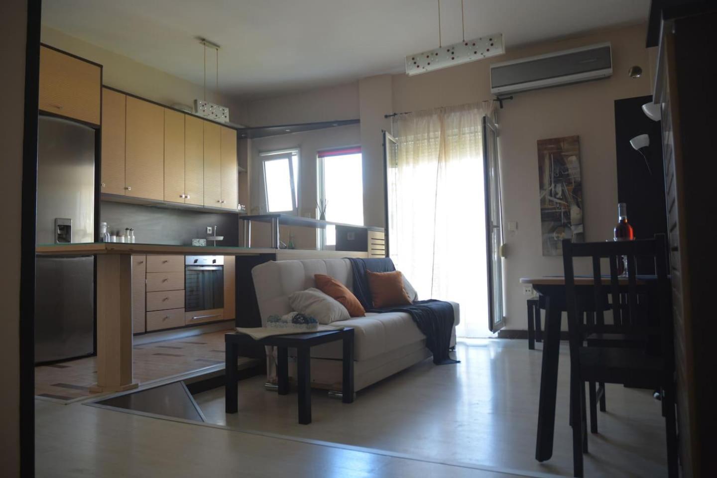 Modern Apartment, 5΄ Walk From Central Metro Station Atena Exterior foto